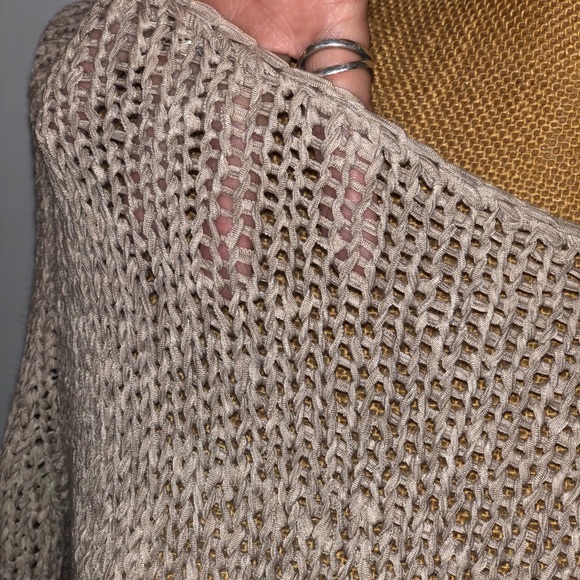 Parabeau Sweater (M) - Picture 6 of 6